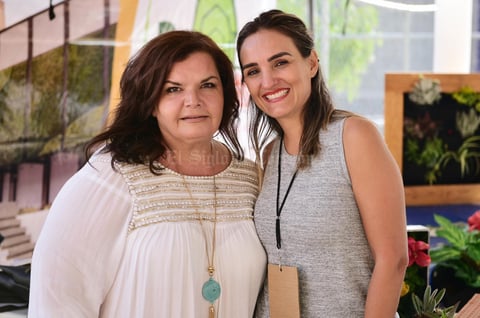 Yolanda Padilla y Xelha Garza.