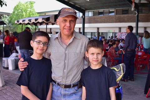 Alejandro  Alejandro y Ruslan