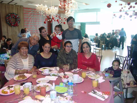 Yolanda, Mariano, Mónica, Mariza, Nadia, Víctor, Cristian Jr., Alondra e Isabela.
