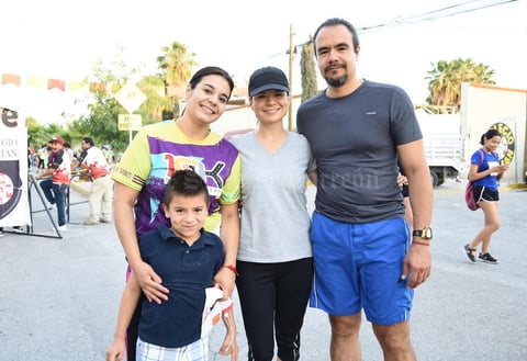04052018 CARRERA ATLéTICA.  Gabriela, Thelma, José y José Andrés.