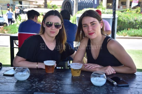 04052018 GRATOS MOMENTOS.  Mariana y Natalia.