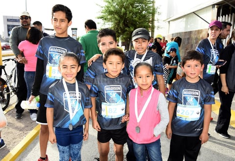 06052018 CARRERA ATLéTICA.  Juan Pablo, Alejandro, Diego, Emiliano y Eduardo.