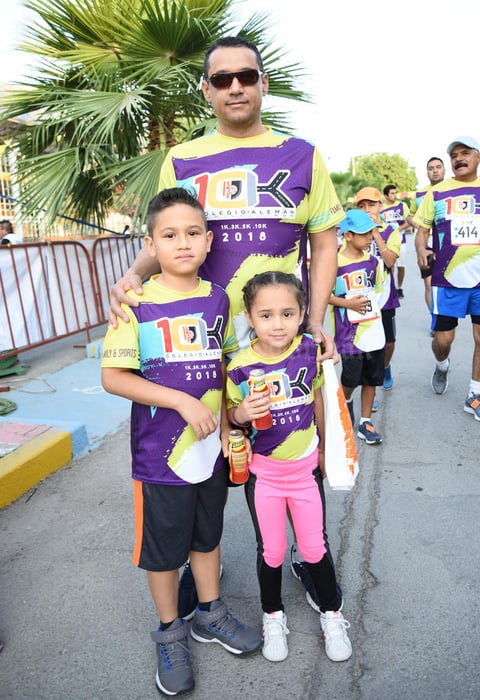 03052018 EN CARRERA.  Jaime, Jaime Jr. y Ana Paola Solís.