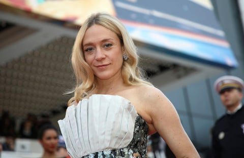 La actriz y modelo Chloe Sevigny posando para los fotógrafos.
