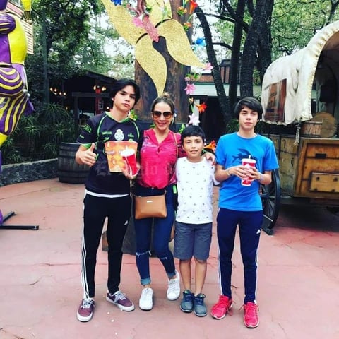 10052018 Marisol con Diego, Bernie y Rafa.