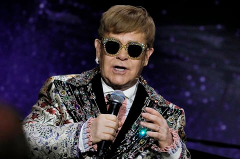 Elton John cuenta con 300 millones de libras (342 millones de euros).