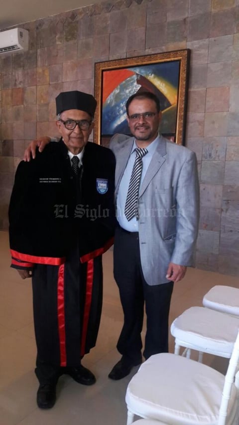 15052018 Dr. Salvador Viramontes en compañía de su hijo, Gabriel Viramontes.