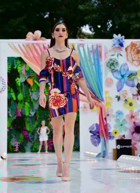 En el desfile 6