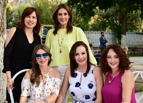 Yuri  Lili  Astrid  Vero y Mary