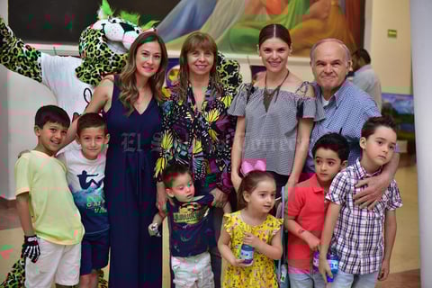 22052018 EN EL TEATRO.  Familia Martínez Flores.