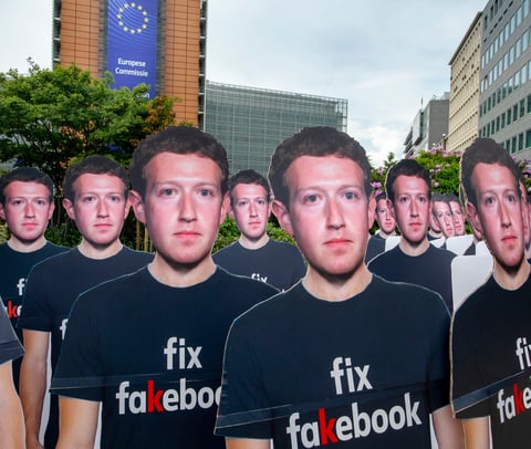 Exigen que la red social prohíba los bots, alerte al público, financie verificadores de datos y someta a una auditoría independiente para revisar noticias falsas.