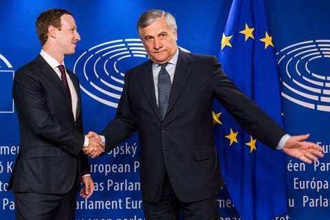 "Por desgracia, el caso de Cambridge Analytica es alarmante. Nuestros ciudadanos merecen una completa y detallada explicación de lo que ha ocurrido", señaló Antonio Tajani, presidente del Parlamento Europeo.