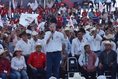 Meade sostuvo un encuentro con campesinos de La Laguna de Coahuila y Durango.