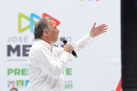 Estuvo acompañado también por candidatos a la región.