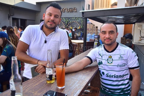 23052018 León e Iván.