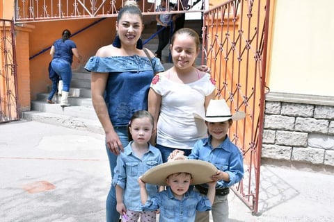 24052018 Gloria, Alejandra, Bárbara, Gael y Darío.