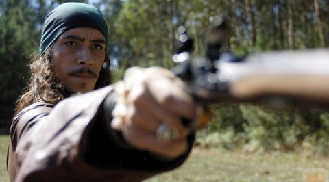 De pirata también actuó en la serie española Piratas, que se estrenó en el 2011 también.