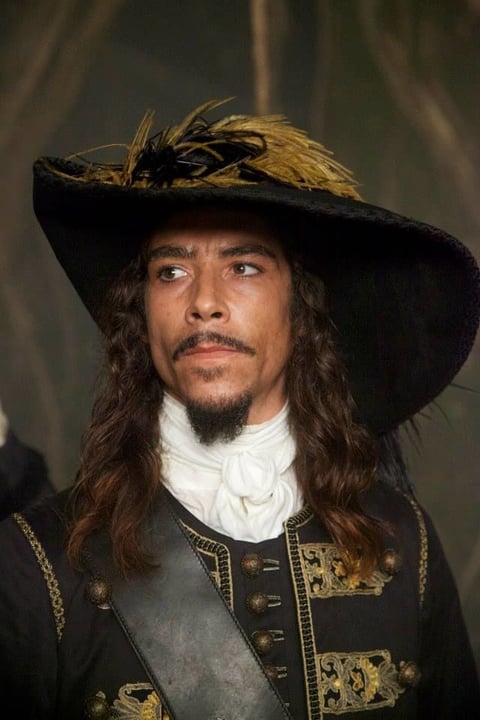 En 2011 intervino en la película Piratas del Caribe 4, donde hace de oficial español junto a Penélope Cruz.