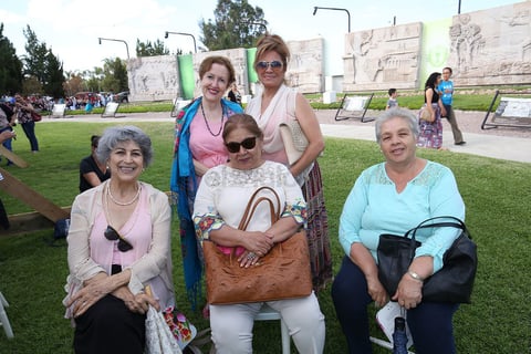 Paulina Pescado y Lourdes Torres.
