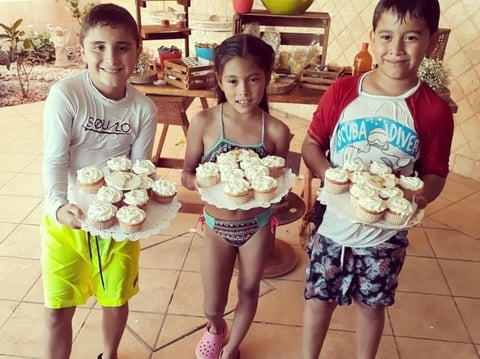 26052018 FELICES.  Mario Alberto Martínez, Alexa Limones y Edwin Mauricio Ayala.