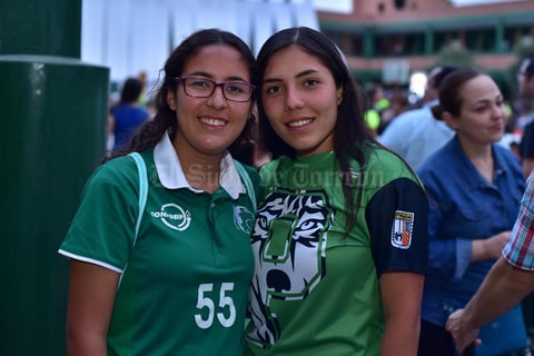 27052018 MUY CONTENTAS.  Yolanda y Marifer.