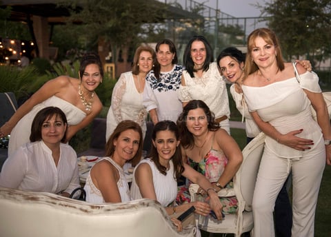 La cumpleanera con sus amigas