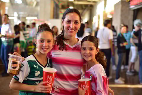 Regina Mariana y Sofia