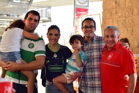 Roberto Sofia Moy Moy y Mariano