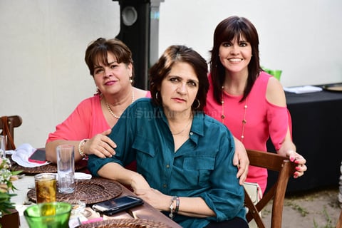 Emma Maria Elena y Gina