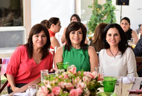 Gloria  Marilu y Monica