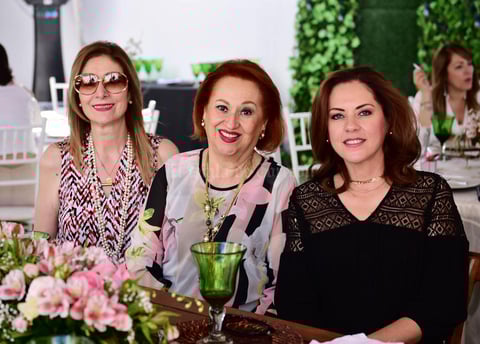 Lenny Tita y Adriana