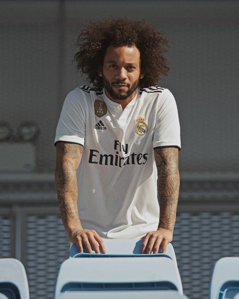 El lateral izquierdo Marcelo Vieira porta la nueva playera con diseño centrado en el rendimiento.
