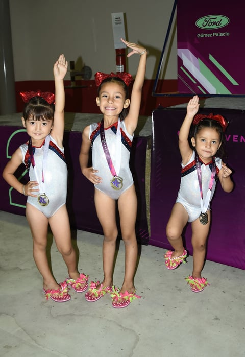 31052018 Marina, Naomi y Maylen.