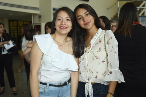 01062018 CEREMONIA DE GRADUACIóN.  Paulina y Evelyn.