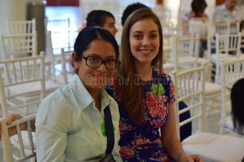 01062018 EN UN CONCIERTO.  Luana e Ilse disfrutaron del Ensamble Classic Art.