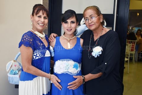 02062018 EN BABY SHOWER.  Verónica, Estefanía y Graciela.