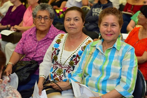 02062018 ENTRE AMIGAS.  Lolis, Rebeca y Ana María.