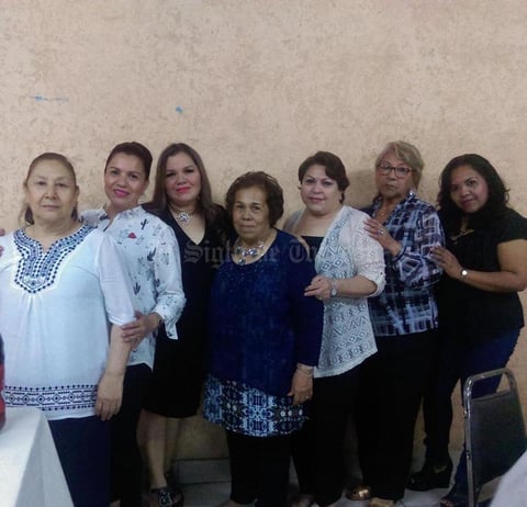 03062018 CELEBRA SU CUMPLEAñOS.  Yolanda Hernández Sáenz en su festejo acompañada de algunas de sus invitadas.