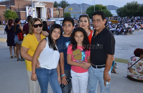 04062018 Familia Cruz Coronado.