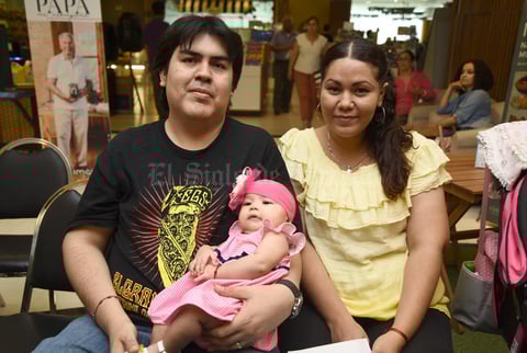 04062018 Juan José García, Adriana Salas de García y Alexa Miranda García Salas.