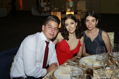 Sebastián, Kathya y Karen.