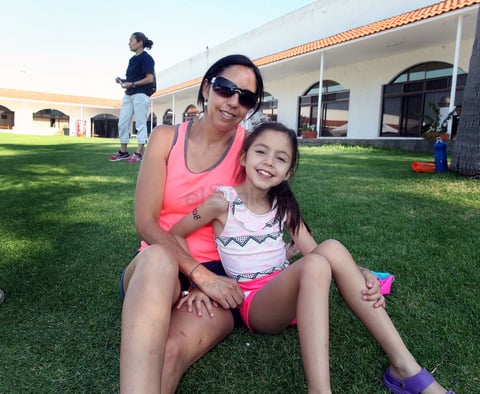 Varenka Pulido y Saskia Bravo.
