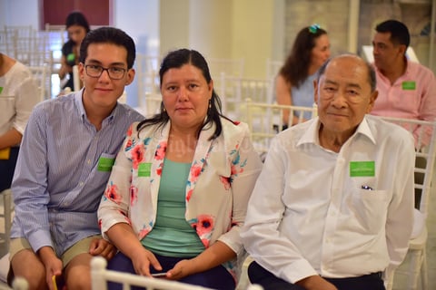 08062018 EN EL AROCENA.  Salomón, María y Ulises.