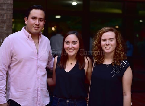 11062018 Mauricio, Andrea y Cecy.