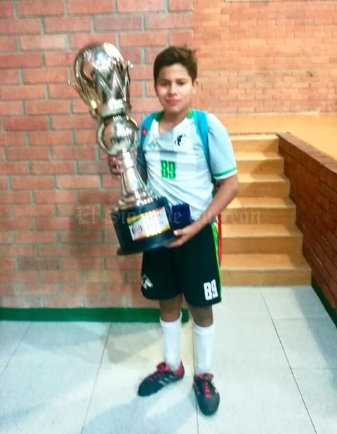 10062018 CAMPEóN DEL TORNEO ODEIPLA.  Arturo García Iparrea actualmente participa en el equipo de la Escuela Carlos Pereyra en contra del Colegio Cervantes en la categoría de secundarias.