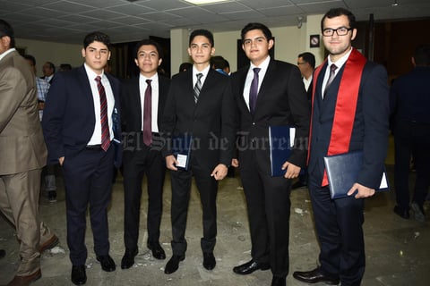 12062018 ENTRE AMIGOS.  Manuel Escajeda, José Manuel Montes, Juan Pablo González, Noé Dávila y Carlos Tadeo.