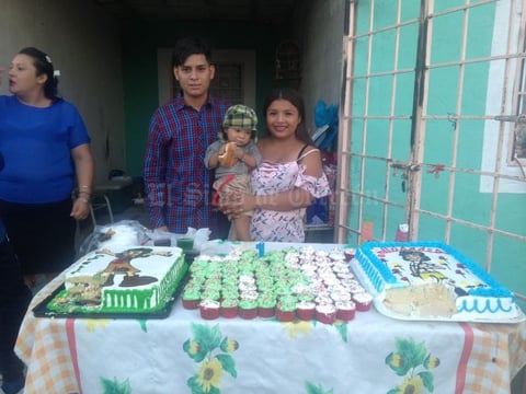 13062018 CUMPLE 1 AñO.  Daniel Sifuentes Rodríguez con sus papás, Alan Daniel Sifuentes y Guadalupe Rodríguez en su fiesta de cumpleaños.