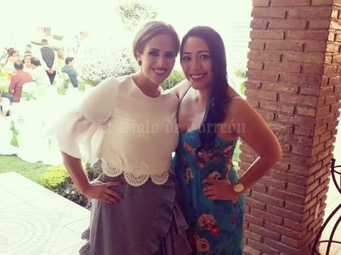 14062018 MUY GUAPAS.  Gabriela Saavedra y Eva Acevedo.