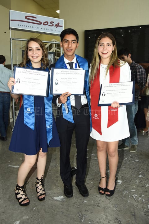 16062018 CONCLUYEN UNA ETAPA.  Isabel, Gasiel y Laura.