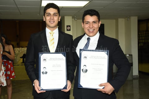 16062018 MUY CONTENTOS.  Omar y Erick.
